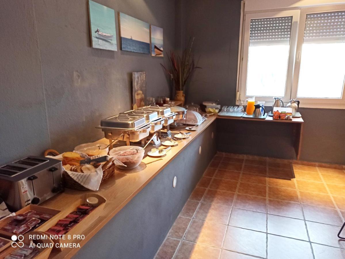 Ydna Family Hotel Apartments Posidi Eksteriør billede