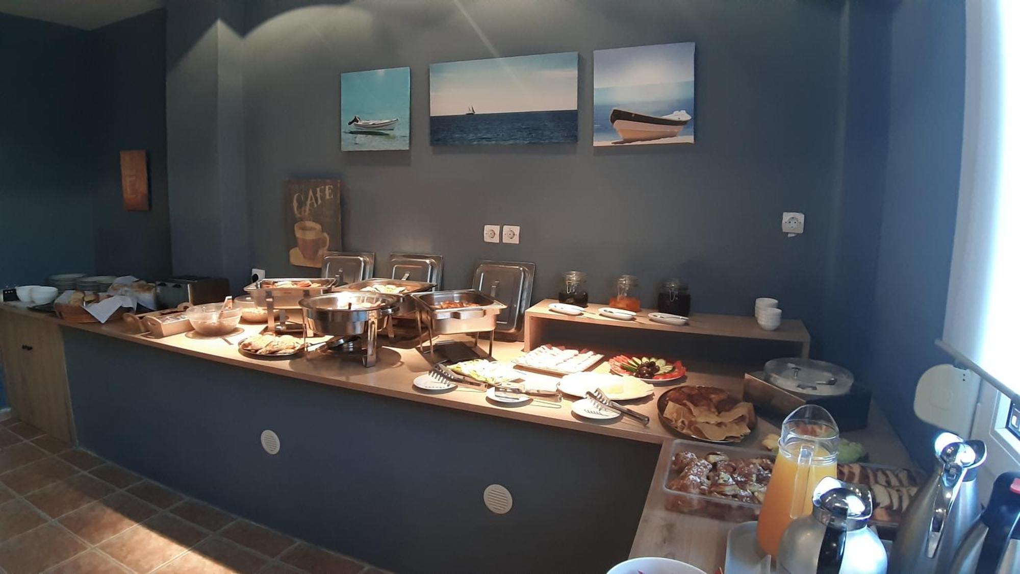 Ydna Family Hotel Apartments Posidi Eksteriør billede