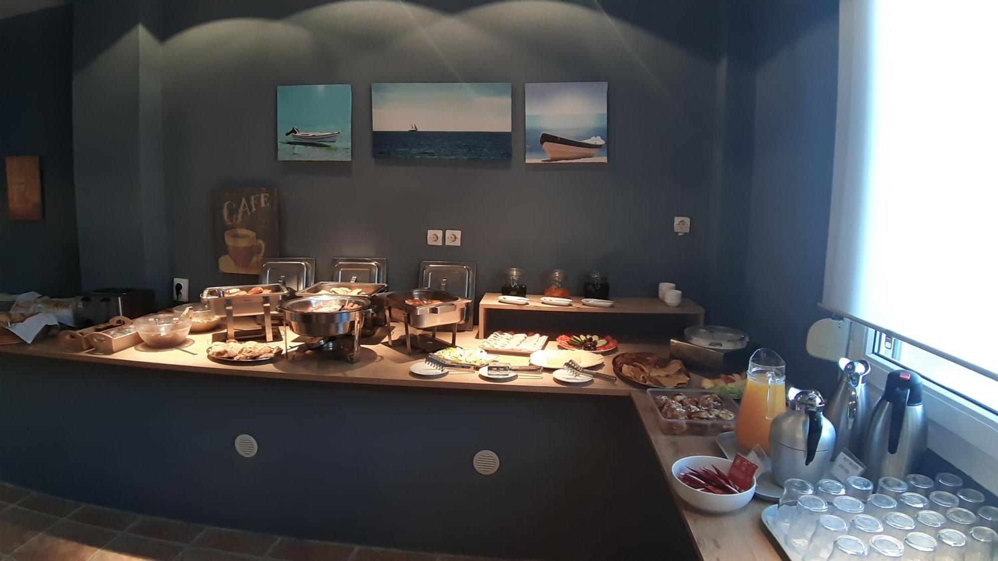 Ydna Family Hotel Apartments Posidi Eksteriør billede